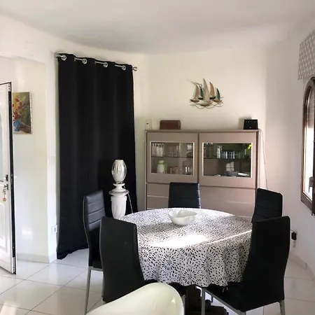 Maison Avec Jardin A 400 M De La بيت للعطل